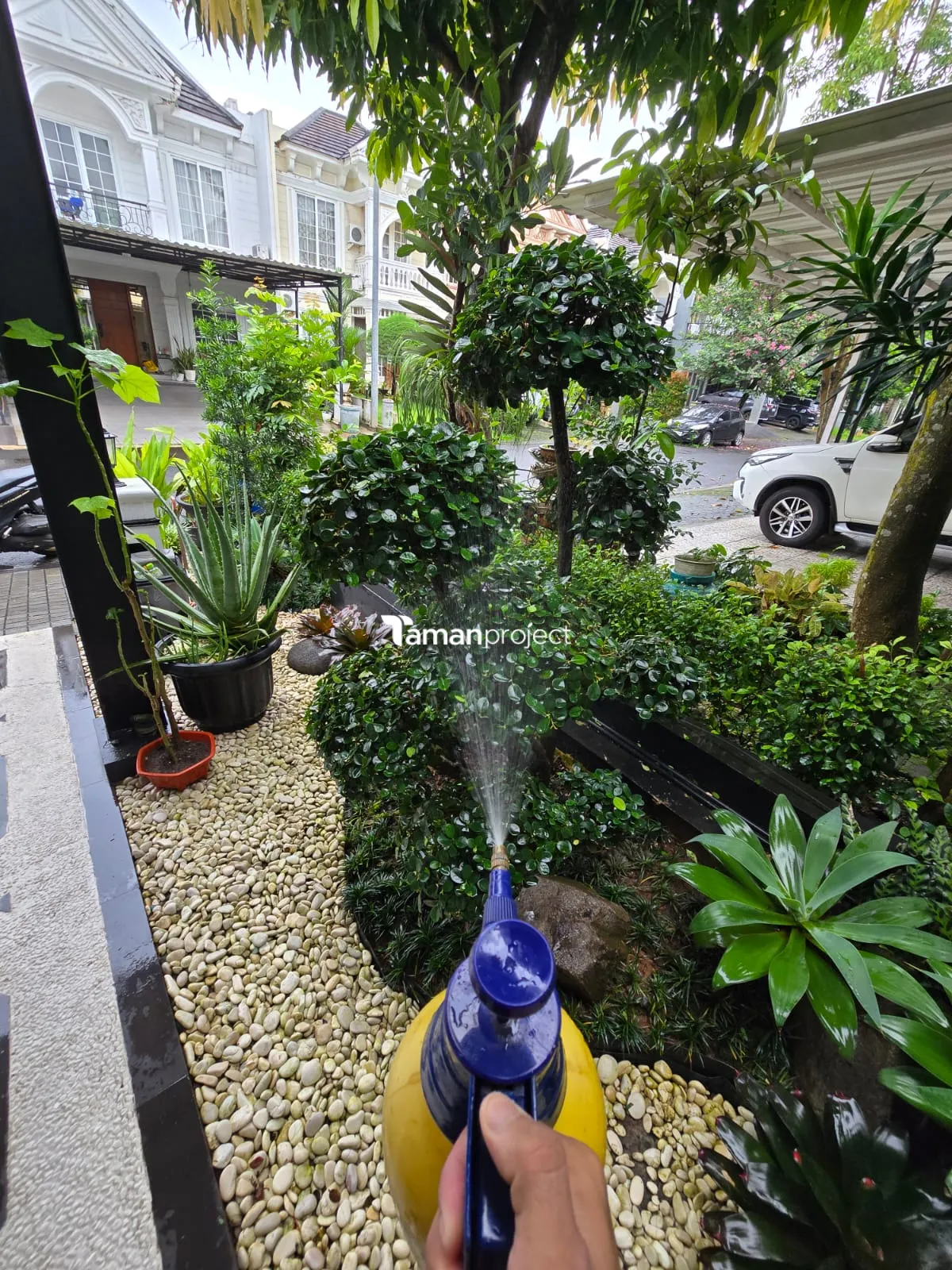 Proyek Vertical Garden Pot | Ibu Angela - Victoria River Park BSD