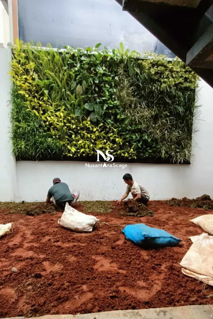 Proyek Vertical Garden Karpet Geotextile | Ibu Tisa - Green Andara - Foto Gallery 6
