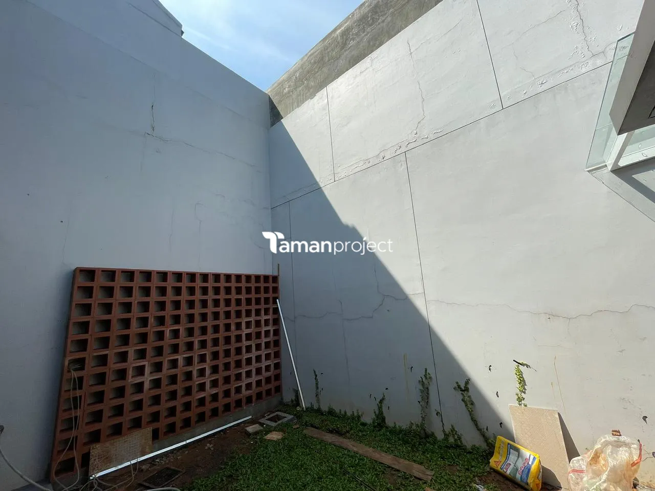 Proyek Vertical Garden Pot by Tamanproject | Ibu Natasha - Quanties BSD
