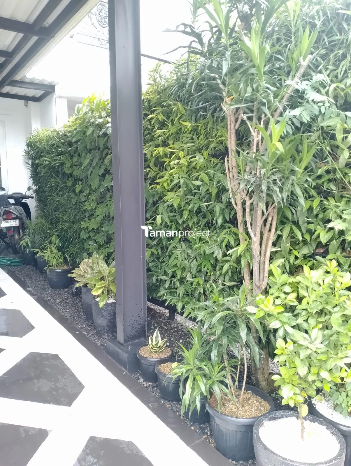 Proyek Vertical Garden Pot | Ibu Angela - Victoria River Park BSD
