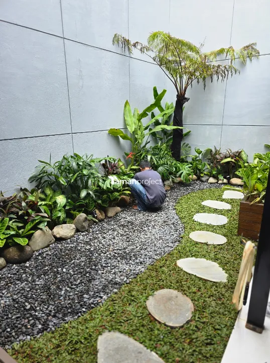 Proyek Taman Kering Tropical di Caspia BSD Pak Doni