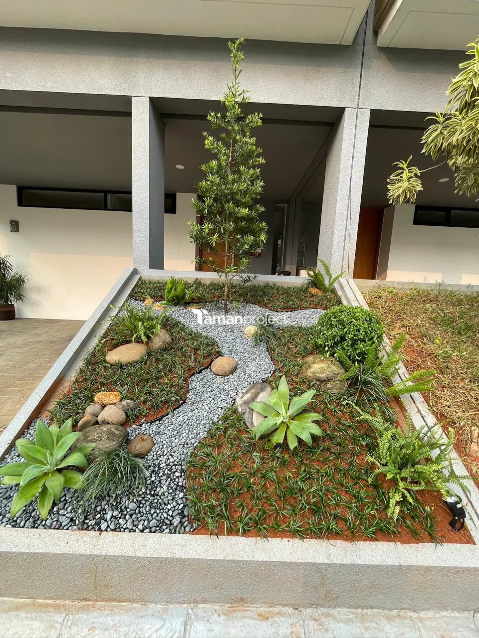Proyek Taman Kering Tropical di Providence House Ibu Kania