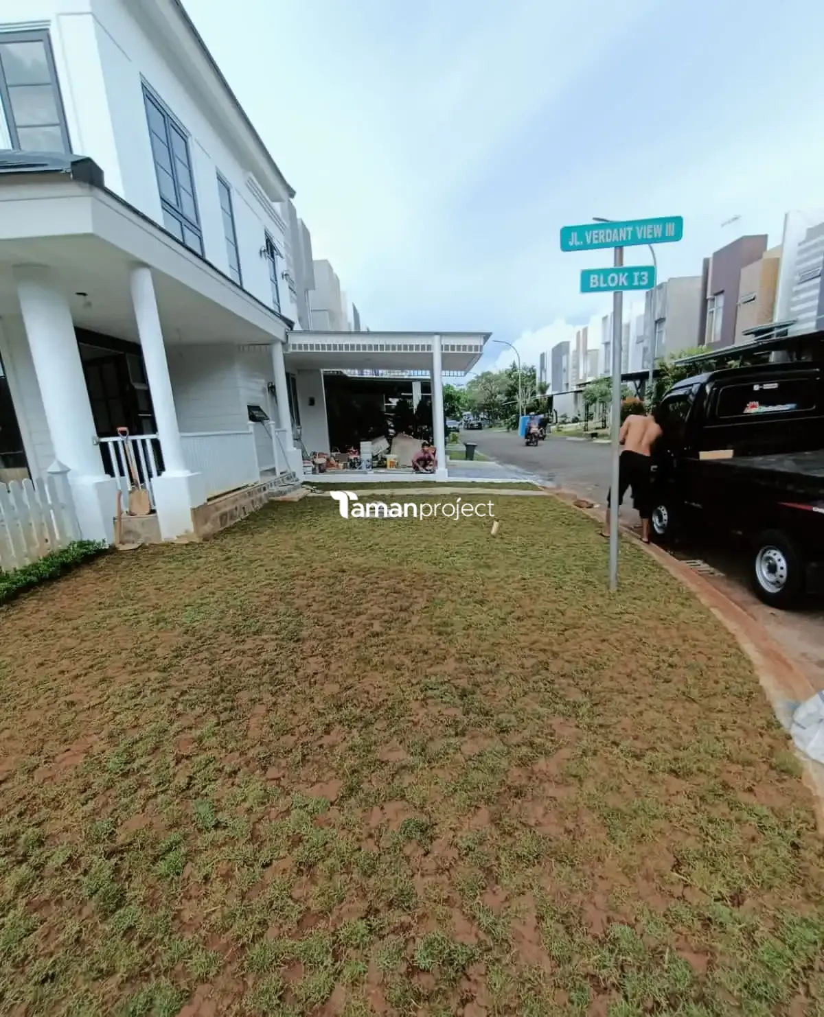 Proyek Pemasangan Rumput Jepang di BSD