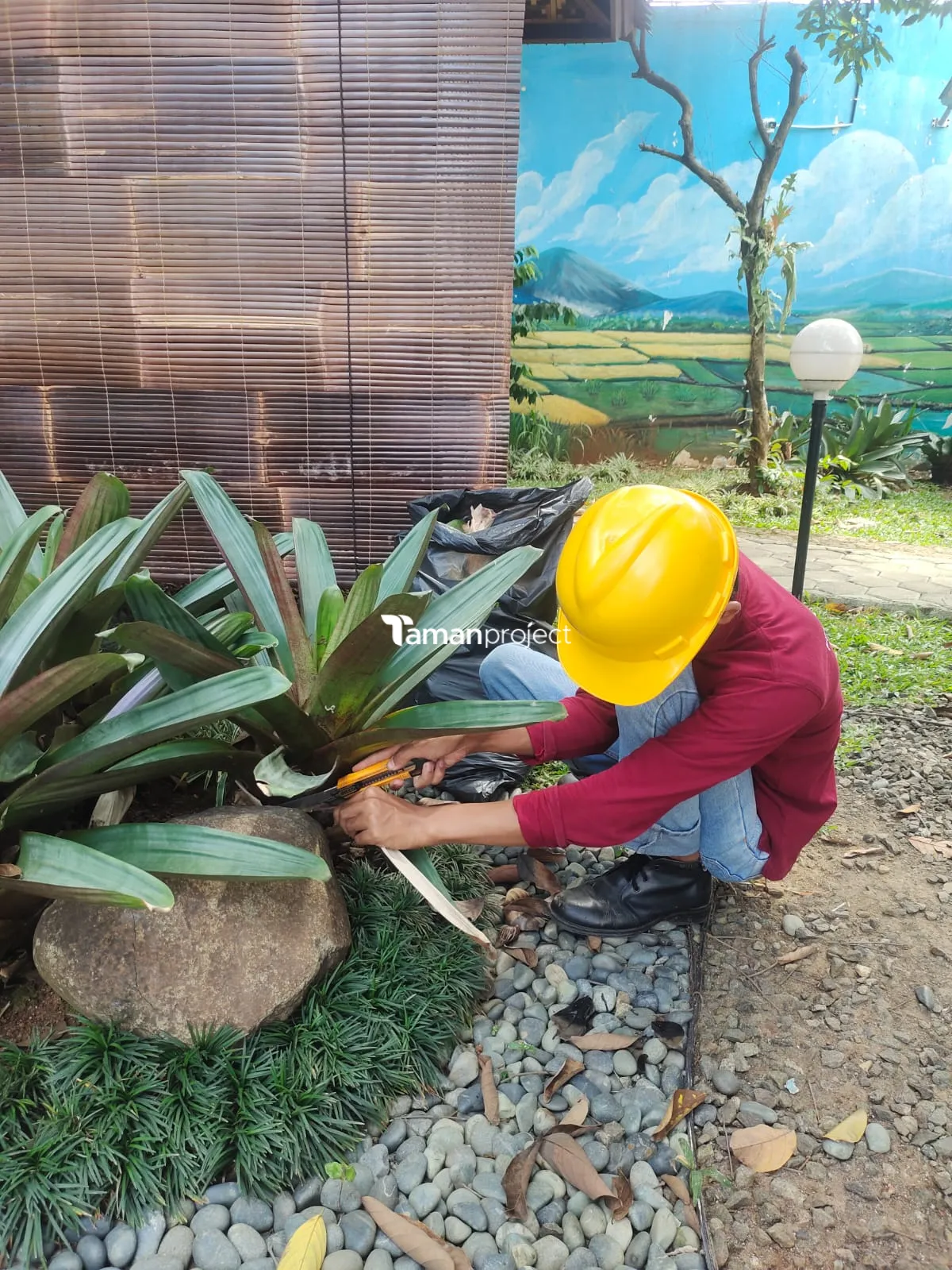 Perawatan Taman PT Permata Karya Jasa Menteng Jakarta