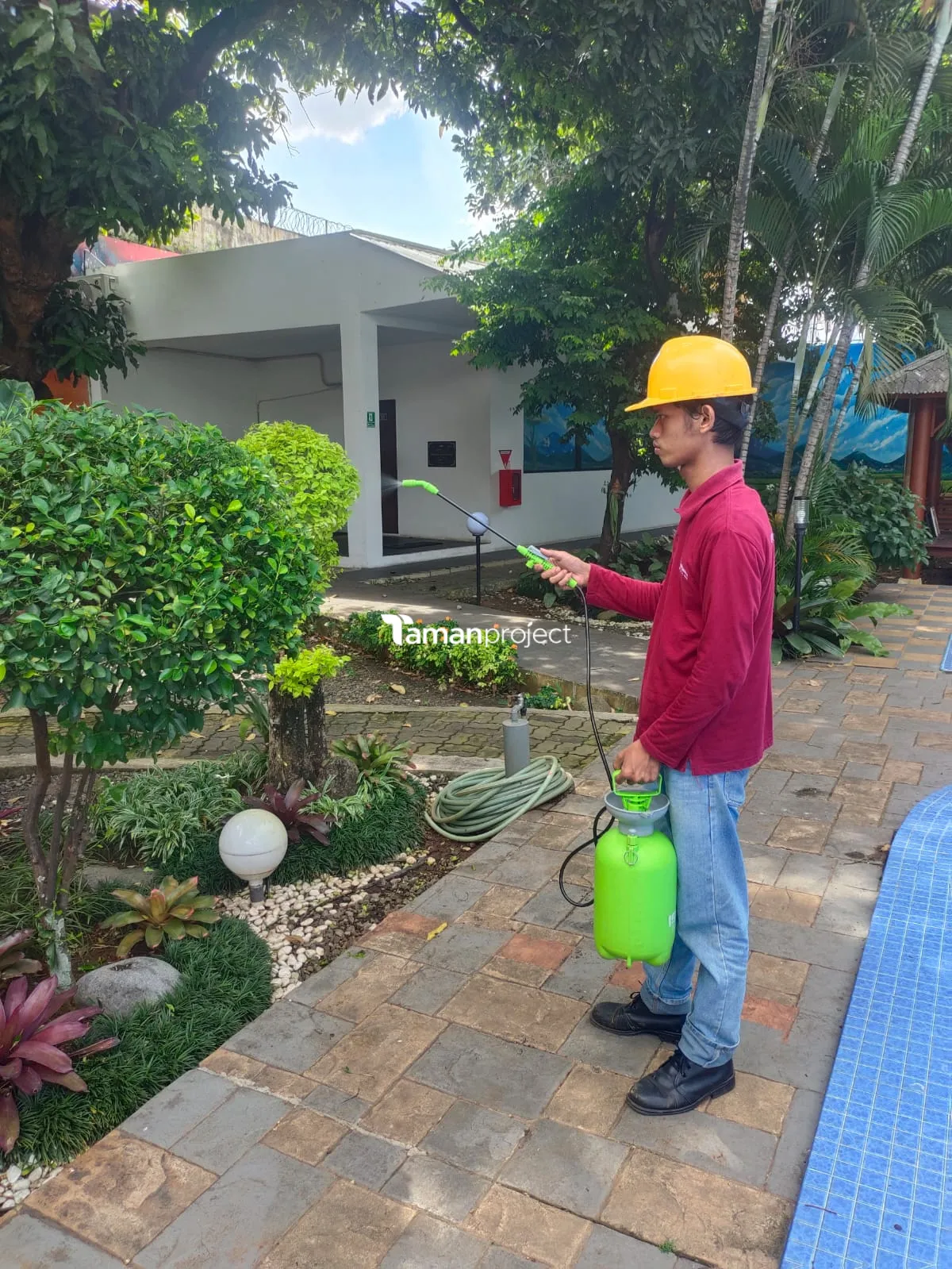 Perawatan Taman PT Permata Karya Jasa Menteng Jakarta